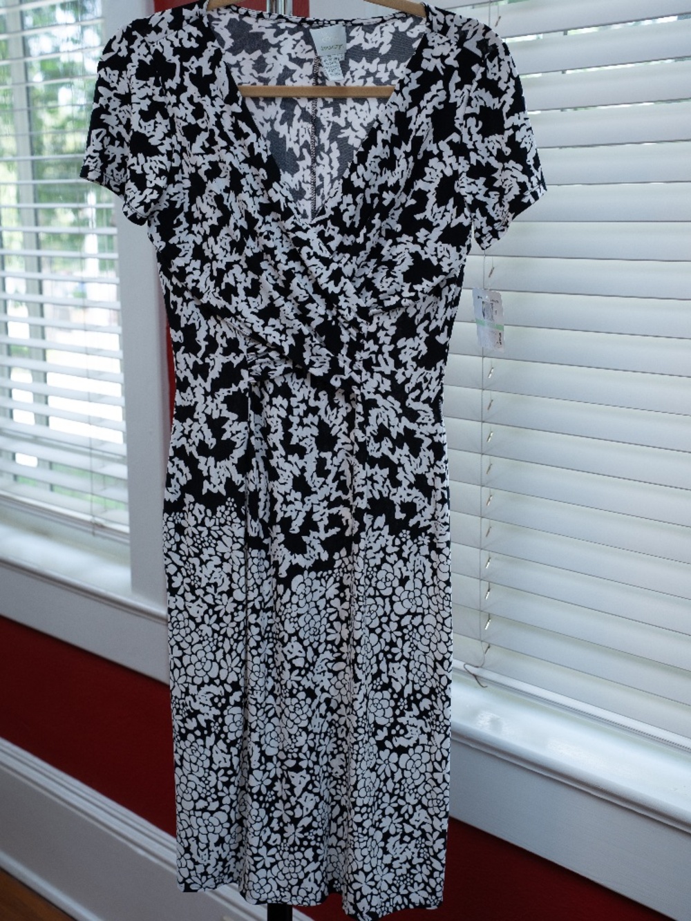 Donna Morgan Black and White Midi Dress Size 8